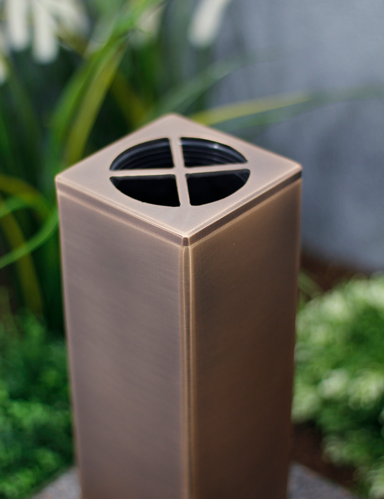 Grabvase Bronze