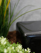Sockel black eckig mit runder Fase klein
