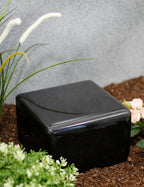 Sockel black eckig mit runder Fase klein