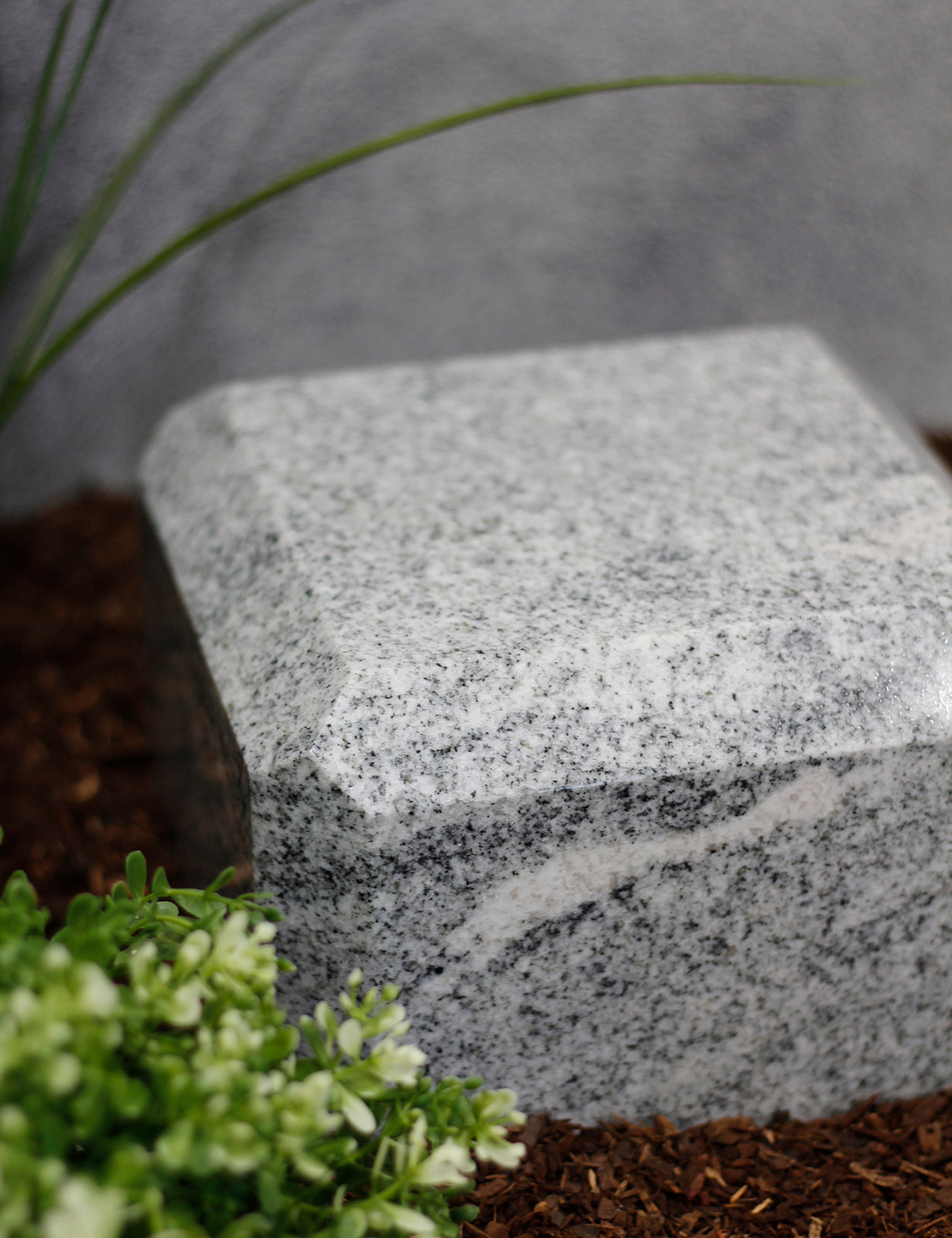 Sockel Viscount white eckig mit eckiger Fase