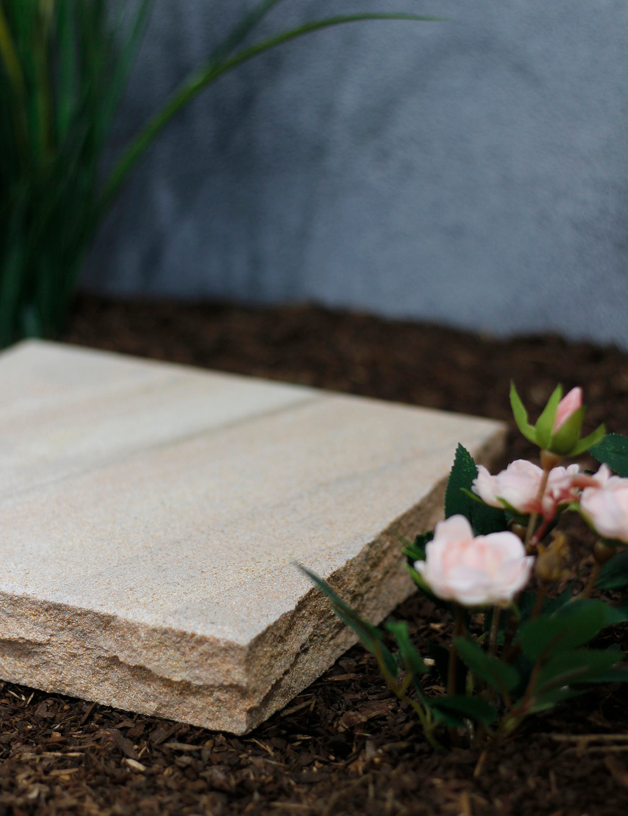 Grabplatte, Gedenktafel, Trittplatte Sandstein eckig bossiert